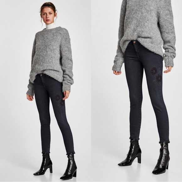 ZARA Jeans with matching floral embroidery - Picture 2 of 6